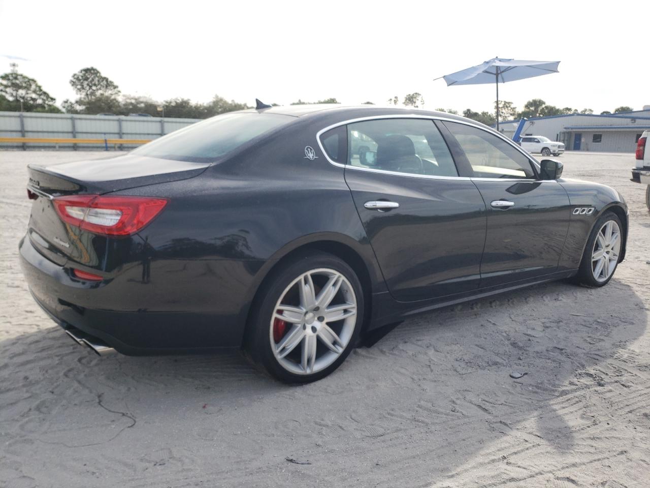 Obraz 3 z 2015 MASERATI QUATTROPORTE S 2015 z VIN ZAM56RRA1F1152484