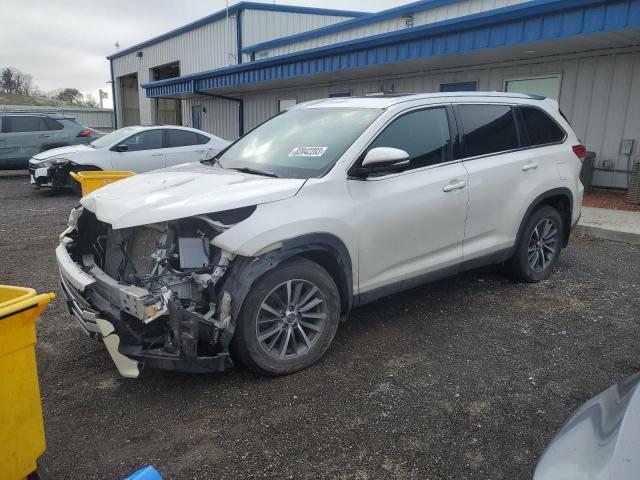 Image 1 of 2019 TOYOTA HIGHLANDER SE 2019 with VIN 5TDJZRFH2KS596711