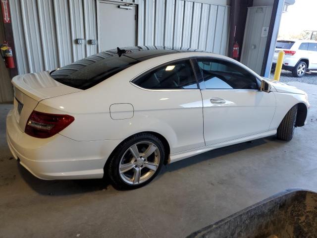 Image 3 of 2013 MERCEDES-BENZ C 250 2013 with VIN WDDGJ4HB9DF986677