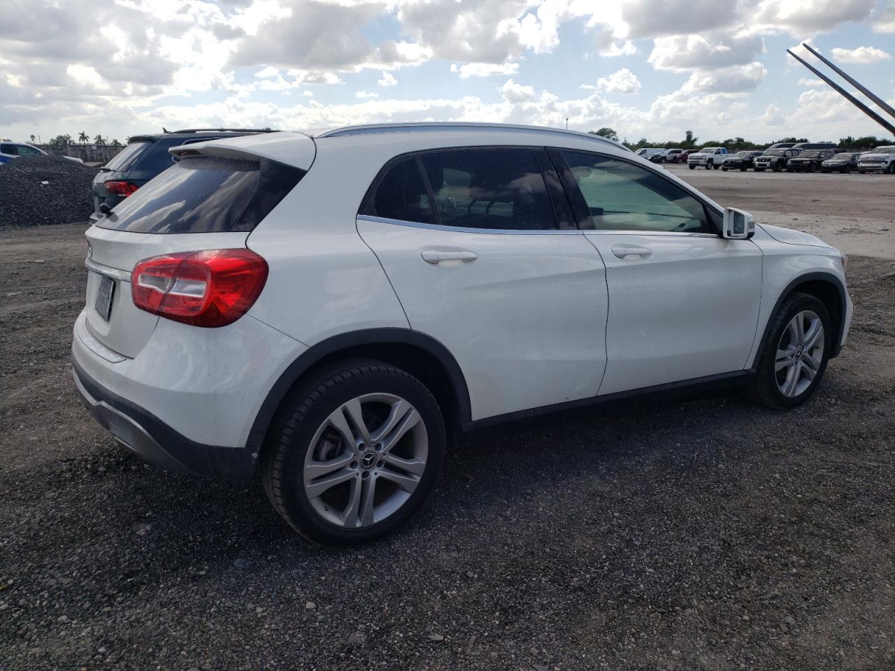 Изображение 3 2019 MERCEDES-BENZ GLA 250 2019 с VIN WDCTG4EB5KU014931