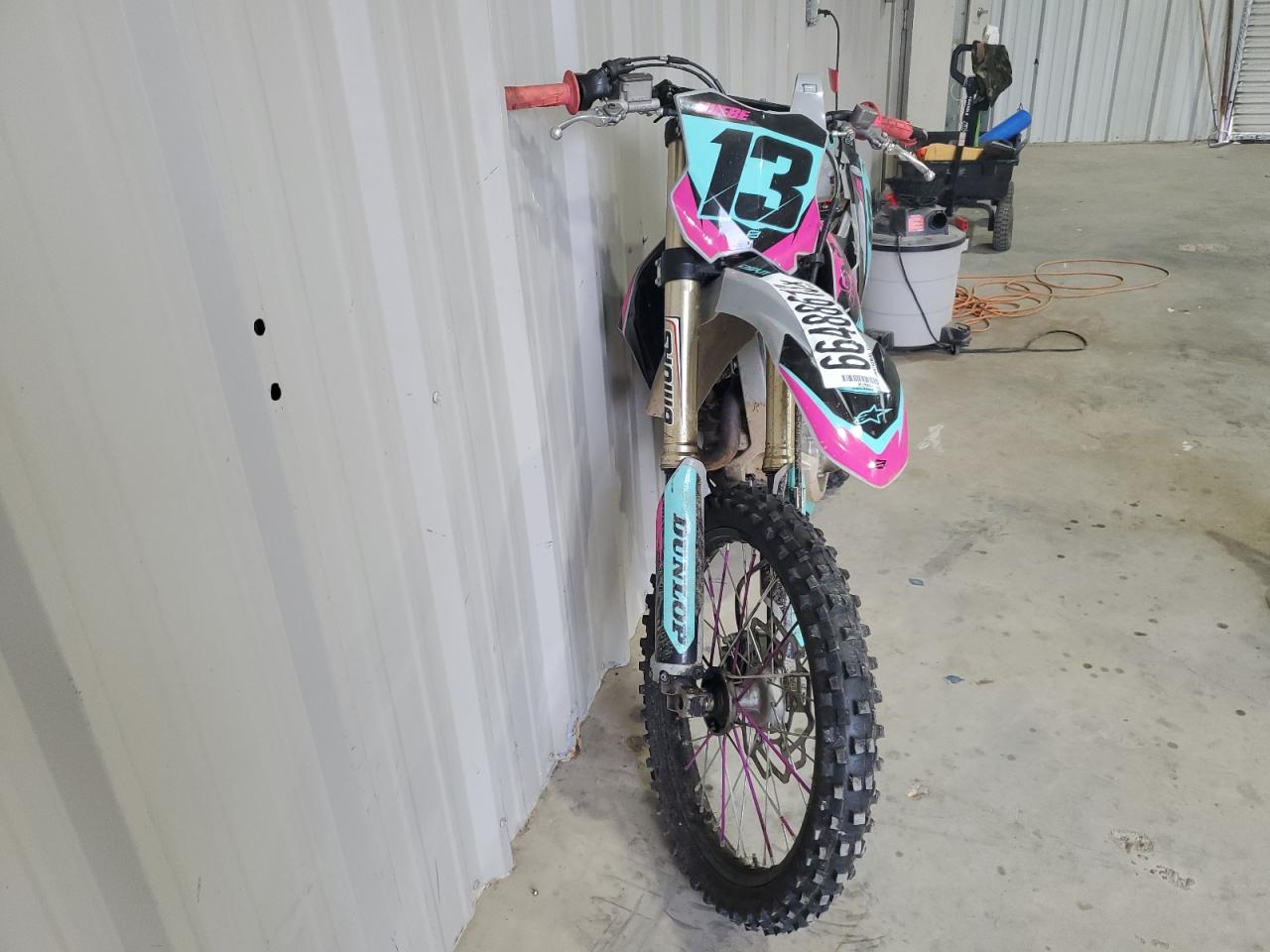 Image 1 of 2020 KAWASAKI KX450 F 2020 with VIN JKAKXGJC0LA009327