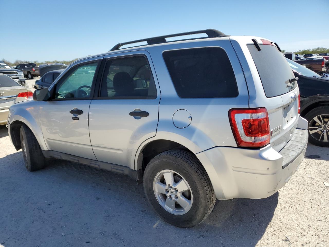 Изображение 2 2012 FORD ESCAPE XLT 2012 с VIN 1FMCU0D73CKC27647