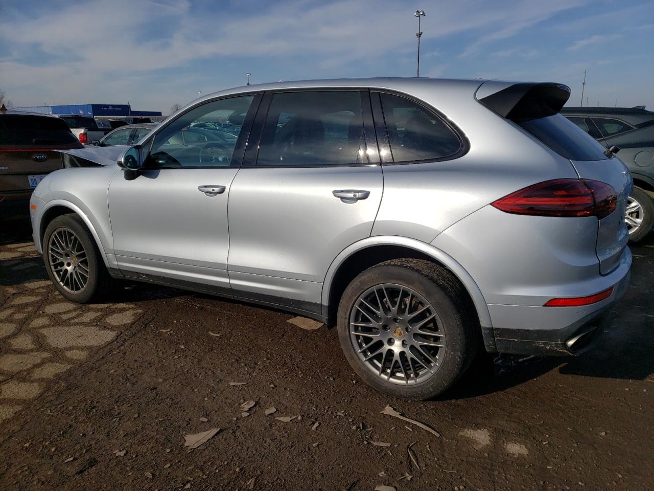 Изображение 2 2017 PORSCHE CAYENNE  2017 с VIN WP1AA2A25HKA90757