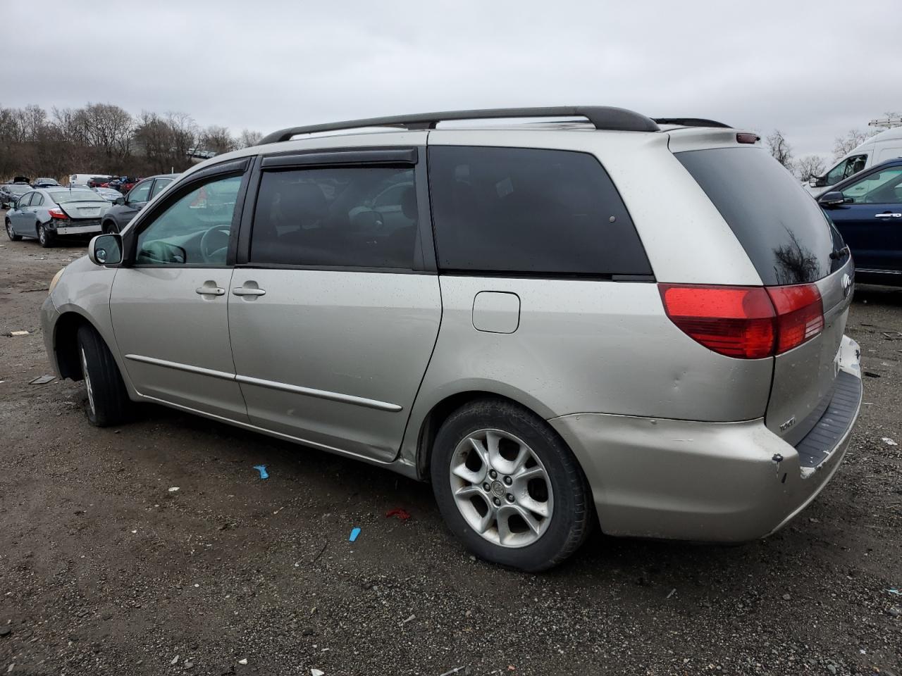 Obraz 2 z 2004 TOYOTA SIENNA XLE 2004 z VIN 5TDZA22C24S167373