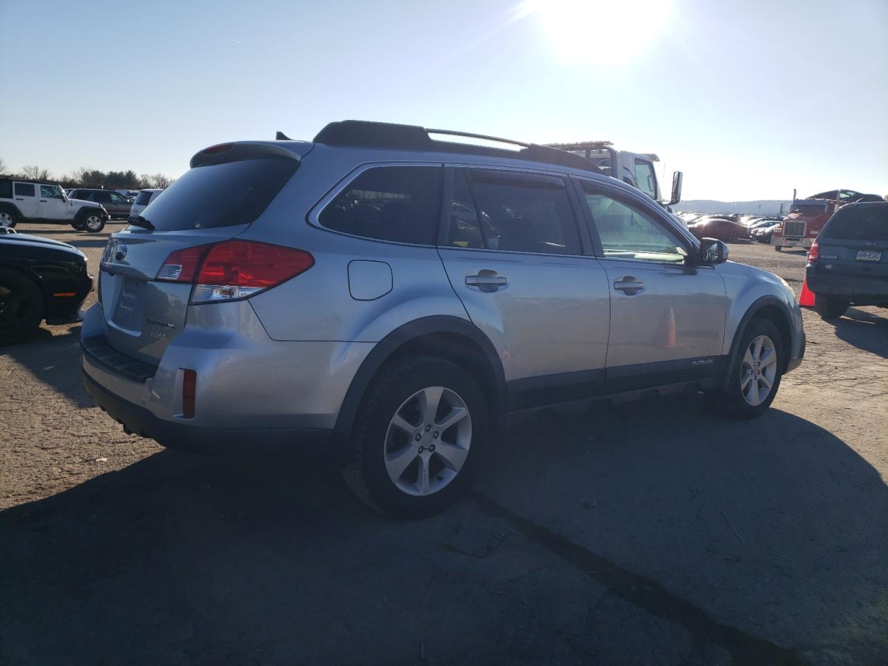 Image 3 of 2014 SUBARU OUTBACK 2.5I PREMIUM 2014 with VIN 4S4BRBDCXE3257490