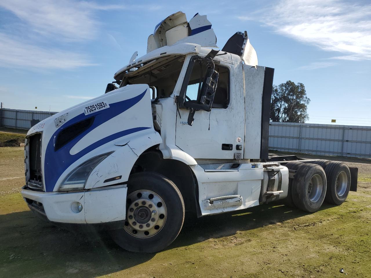 Изображение 2 2019 VOLVO VNR  2019 с VIN 4V4WB9DH8KN234034