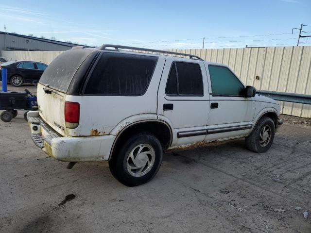 Image 3 of 2001 CHEVROLET BLAZER  2001 with VIN 1GNDT13W81K209689