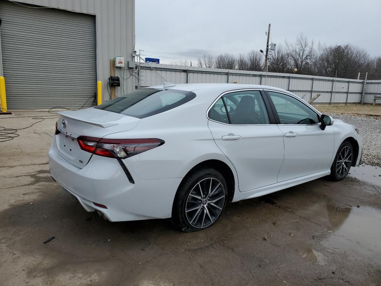 Obraz 3 z 2022 TOYOTA CAMRY SE 2022 z VIN 4T1G11AK8NU005895