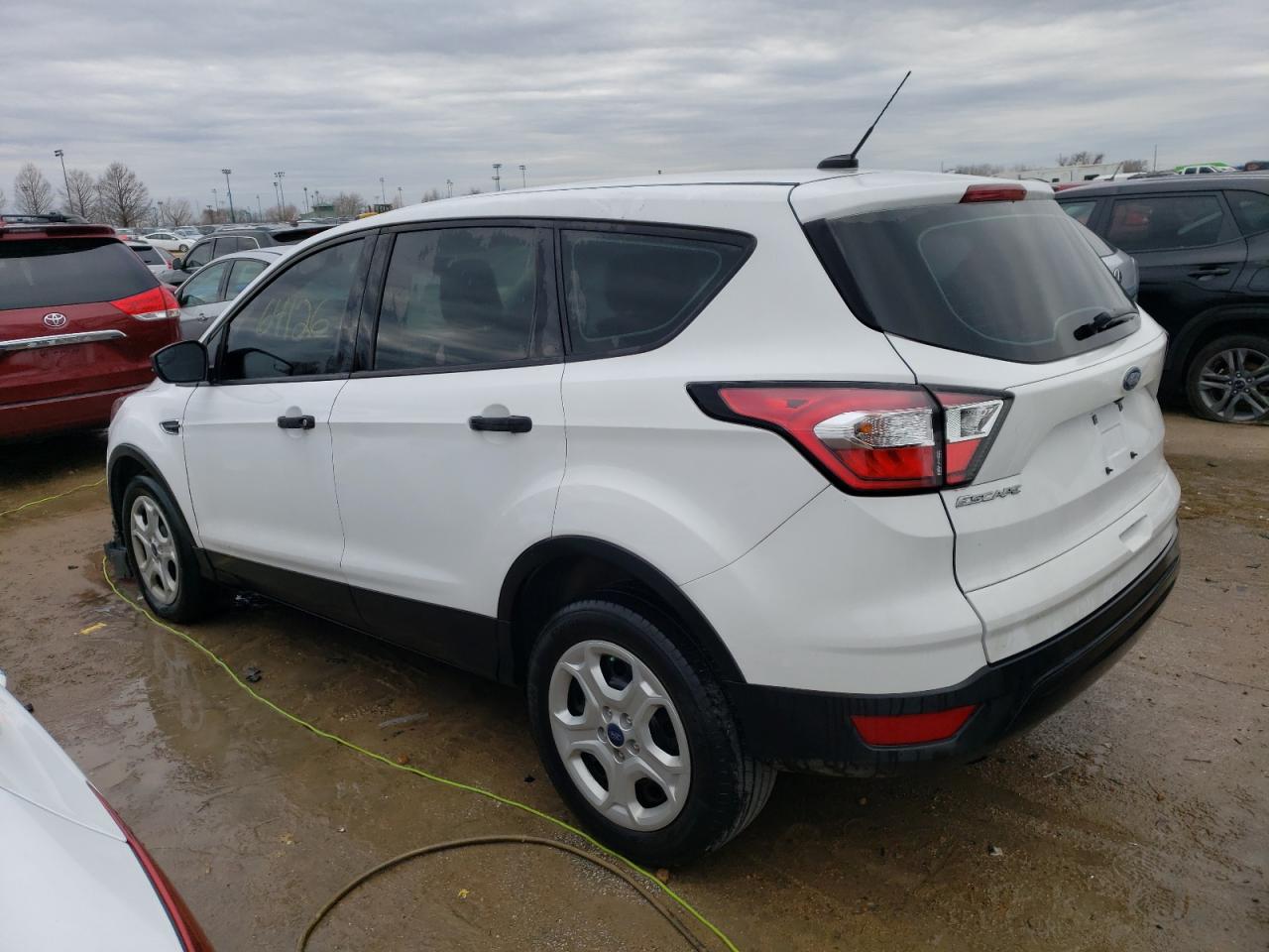 Obraz 2 z 2018 FORD ESCAPE S 2018 z VIN 1FMCU0F7XJUC76049