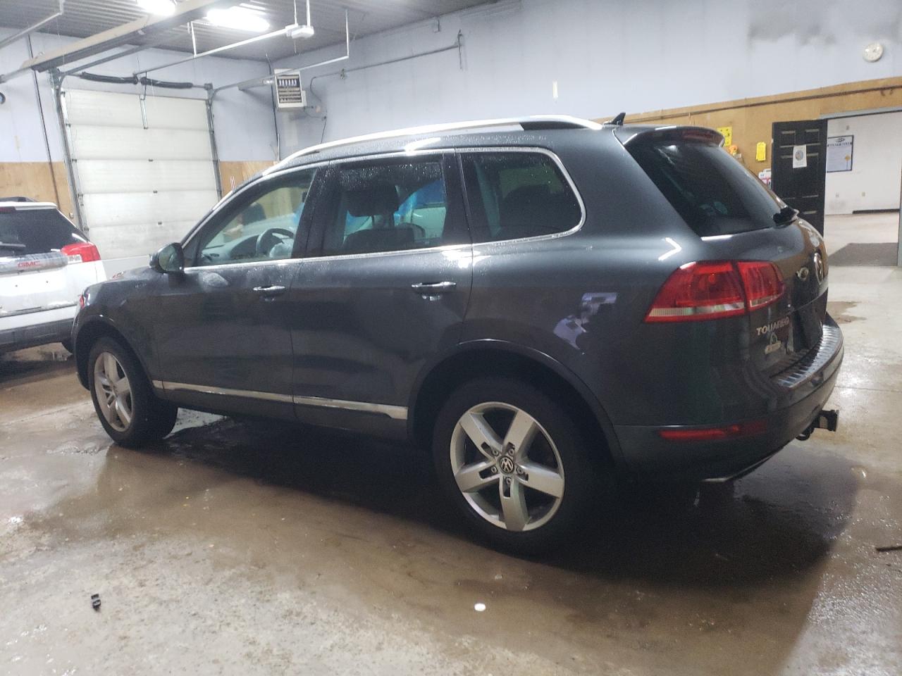 Image 2 of 2014 VOLKSWAGEN TOUAREG V6 2014 with VIN WVGEF9BP4ED012442