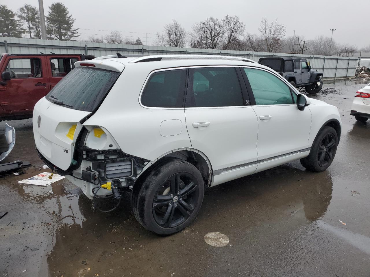Image 3 of 2017 VOLKSWAGEN TOUAREG WOLFSBURG 2017 with VIN WVGRF7BP8HD001101
