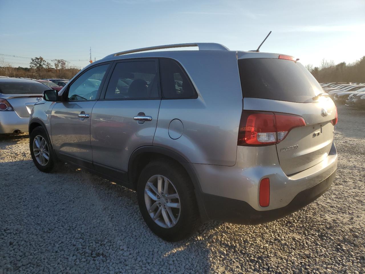 Изображение 2 2015 KIA SORENTO LX 2015 с VIN 5XYKT4A6XFG579124