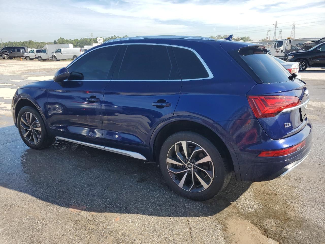 Obraz 2 z 2021 AUDI Q5 PREMIUM PLUS 2021 z VIN WA1BAAFYXM2126718