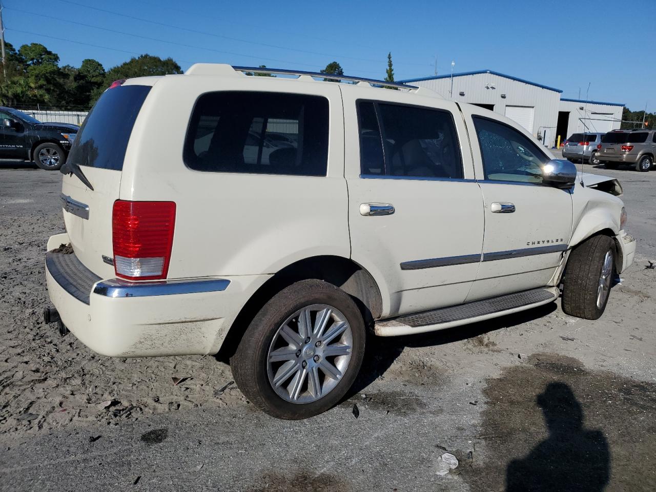Image 3 of Chrysler Aspen Limited 2008 with VIN 1A8HX58248F129278