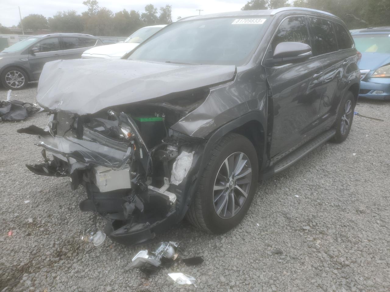 Image 1 of 2018 TOYOTA HIGHLANDER SE 2018 with VIN 5TDKZRFH8JS542963