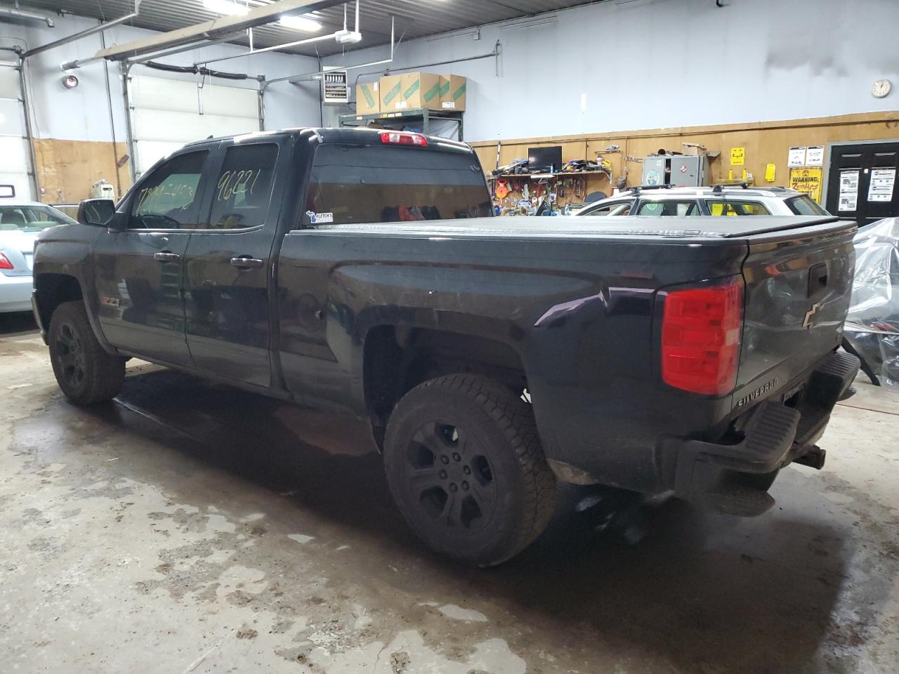 Изображение 2 2018 CHEVROLET SILVERADO K1500 LT 2018 с VIN 1GCVKREC8JZ104918