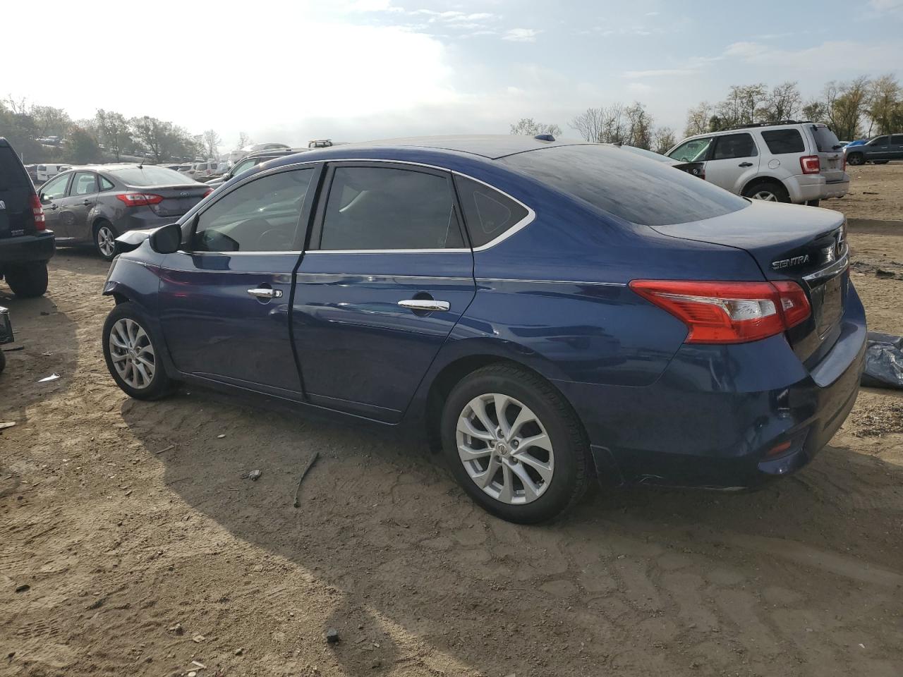 Obraz 2 z 2018 NISSAN SENTRA S 2018 z VIN 3N1AB7AP1JL643564