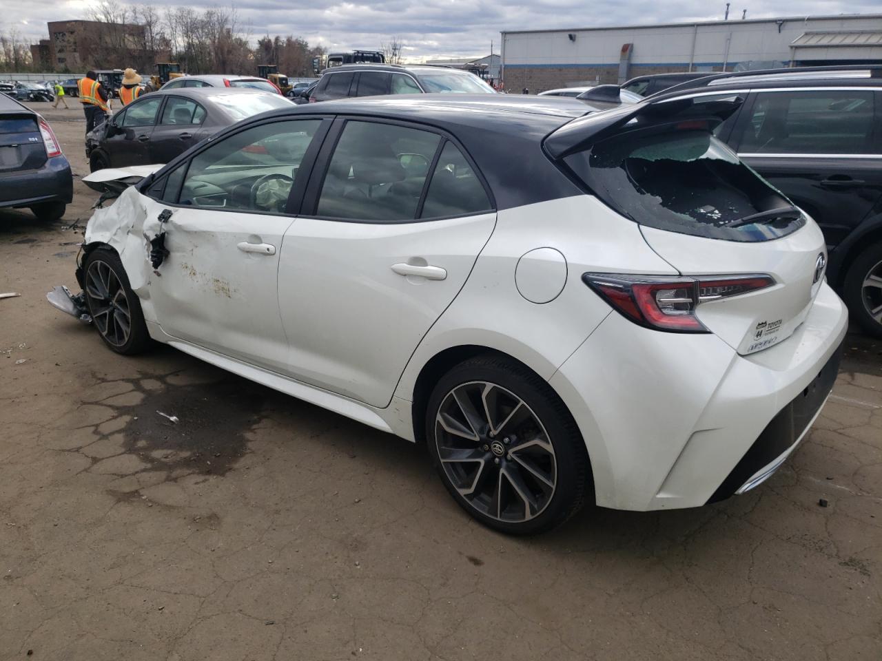 Image 2 of 2020 TOYOTA COROLLA XSE 2020 with VIN JTNA4RBE8L3096562