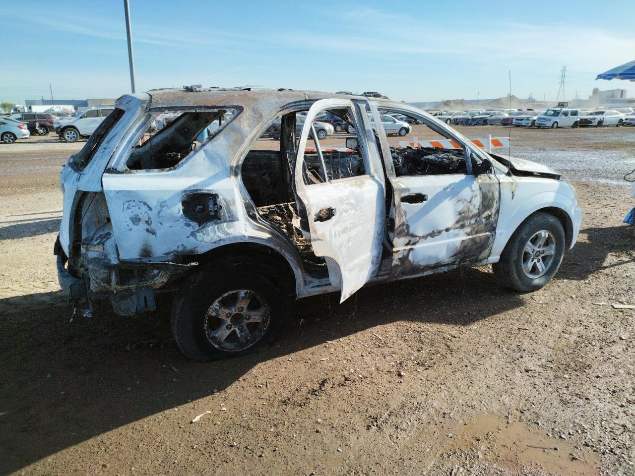 Obraz 3 z 2005 KIA SORENTO EX 2005 z VIN KNDJC733355416841