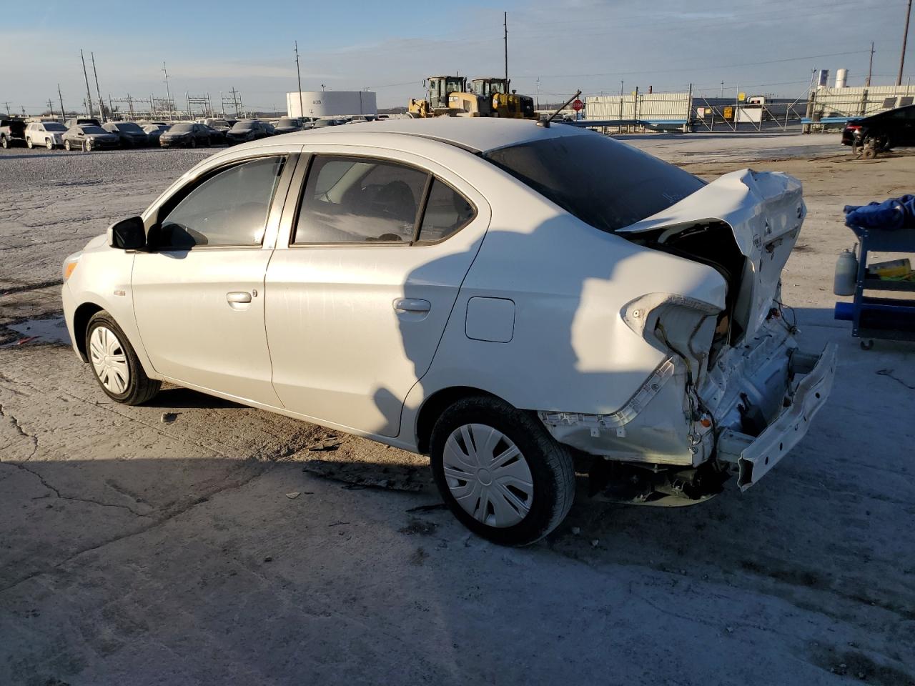 Obraz 2 z 2017 MITSUBISHI MIRAGE G4 ES 2017 z VIN ML32F3FJ0HH003487