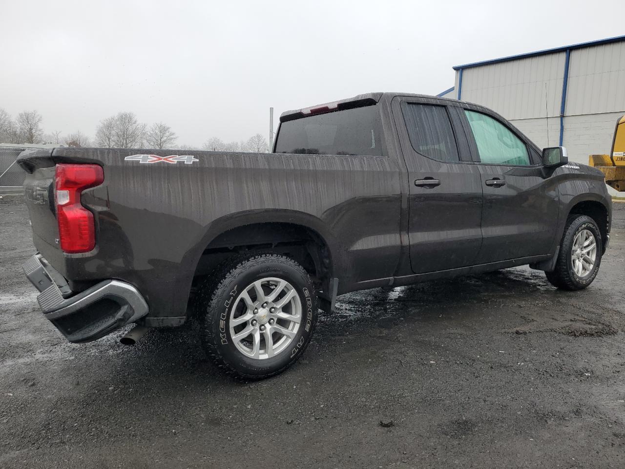 Image 3 of 2020 CHEVROLET SILVERADO K1500 LT 2020 with VIN 1GCRYDED1LZ184030