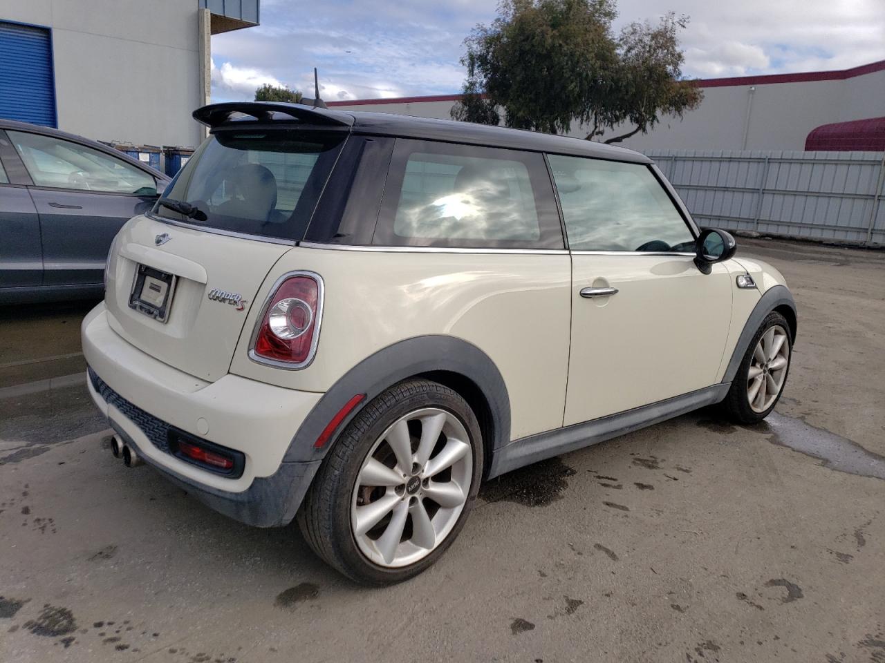 Изображение 3 2011 MINI COOPER S 2011 с VIN WMWSV3C52BTY21652