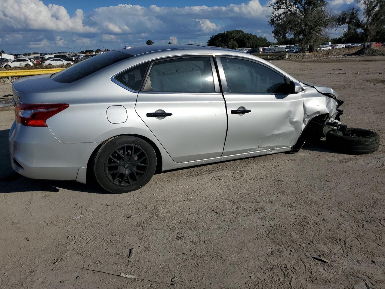 Obraz 3 z 2017 NISSAN SENTRA S 2017 z VIN 3N1AB7AP0HY338473