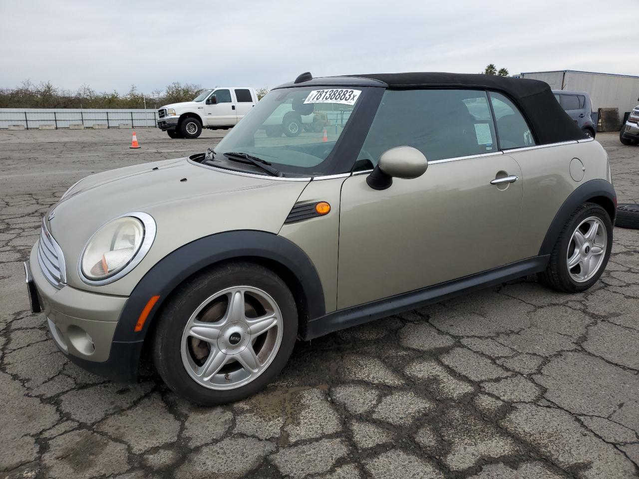 Изображение 1 2010 MINI COOPER  2010 с VIN WMWMR3C52ATU97209