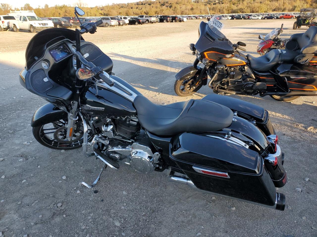 Image 3 of 2022 HARLEY-DAVIDSON FLTRX  2022 with VIN 1HD1KHC10NB647557