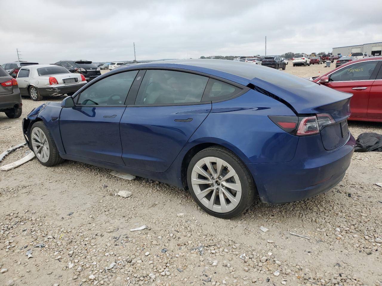 Obraz 2 z 2021 TESLA MODEL 3  2021 z VIN 5YJ3E1EB0MF868876