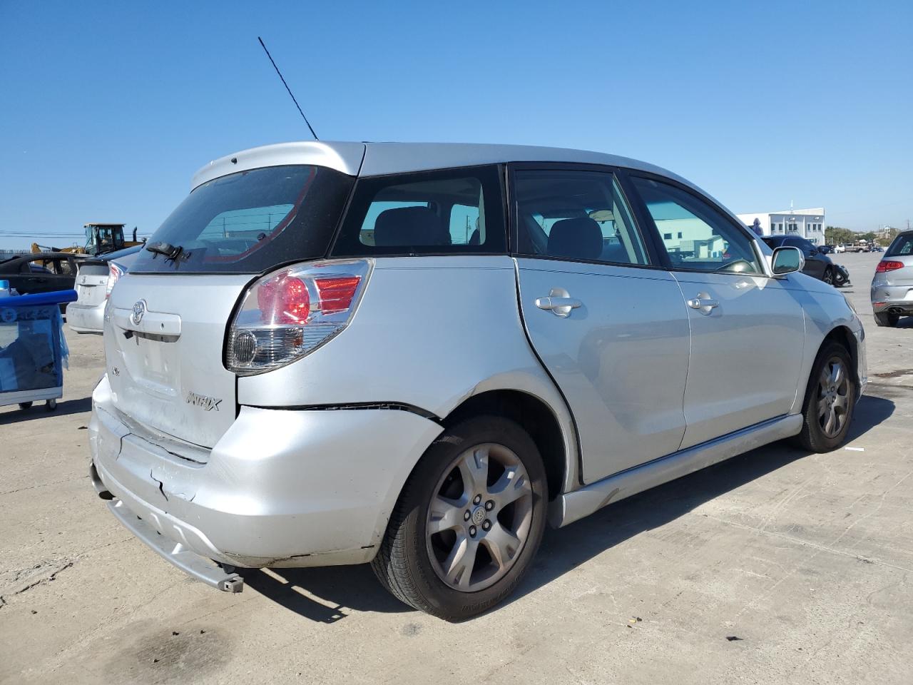 Image 3 of 2005 TOYOTA COROLLA MATRIX XR 2005 with VIN 2T1KR32E25C500716