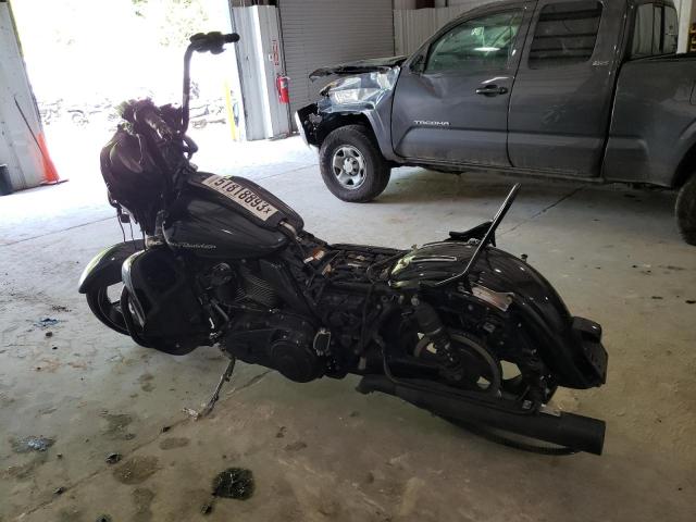 Изображение 3 2017 HARLEY-DAVIDSON FLHXSE CVO STREET GLIDE 2017 с VIN 1HD1PXF15HB955237