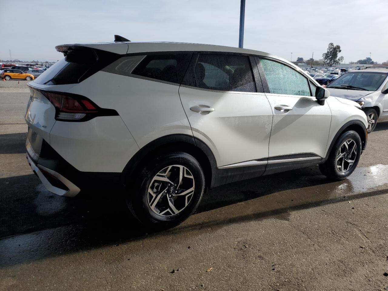 Obraz 3 z 2023 KIA SPORTAGE LX 2023 z VIN KNDPUCAF7P7166928