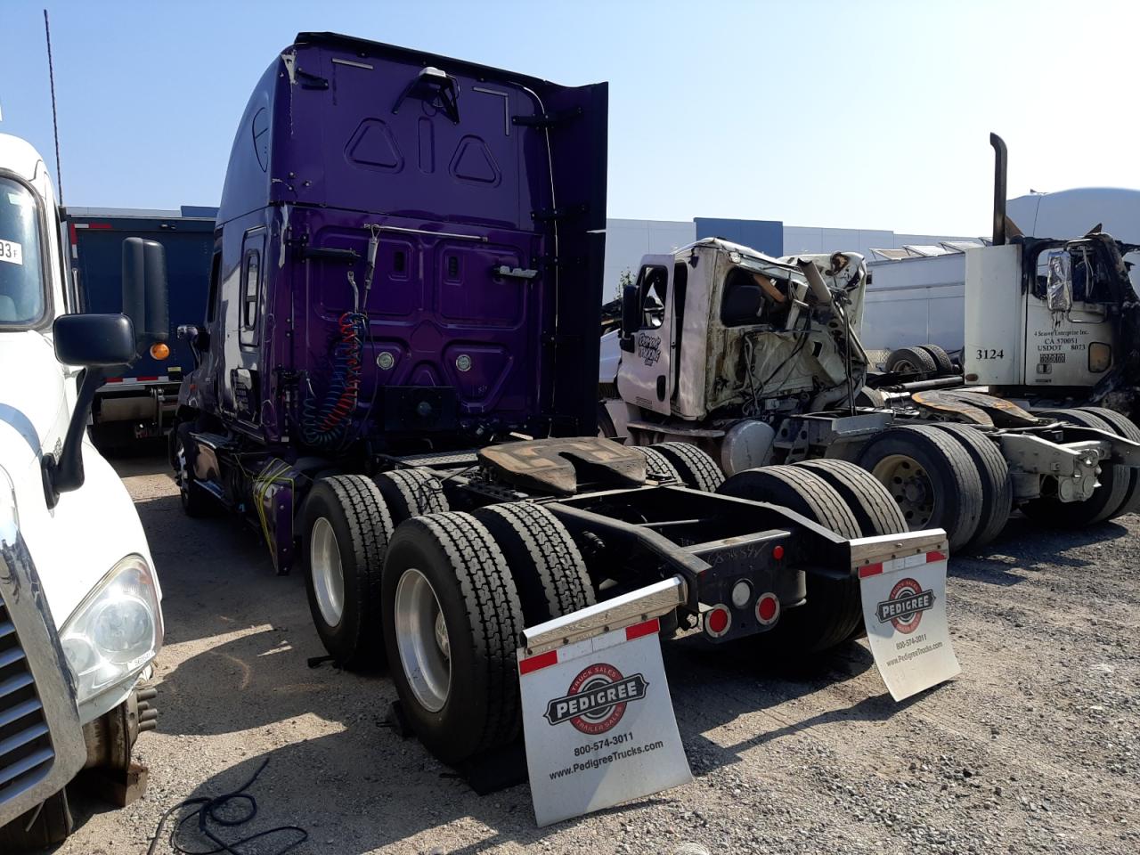 Obraz 3 z 2018 FREIGHTLINER CASCADIA 125  2018 z VIN 3AKJGLDR1JSHU5382