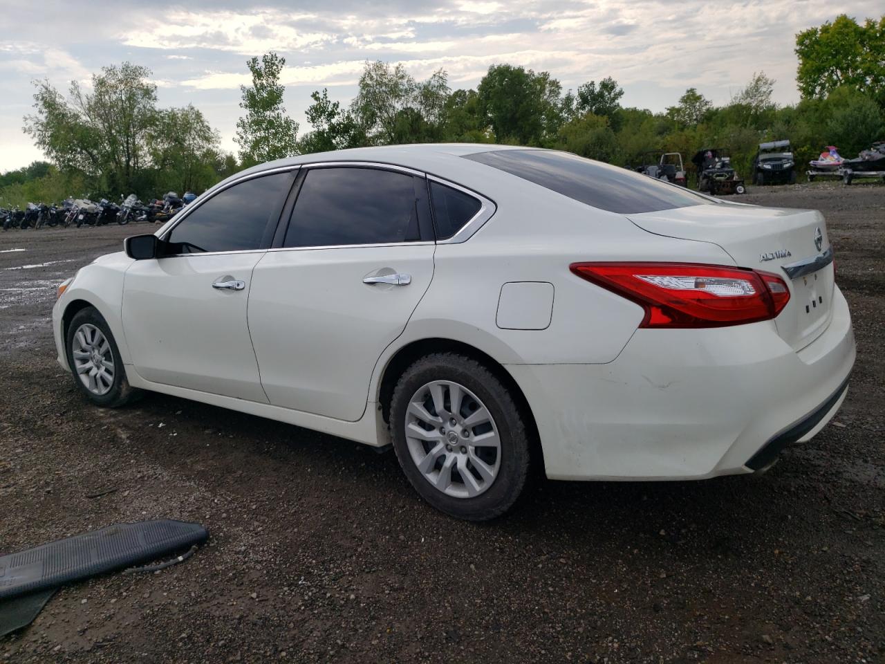 Image 2 of 2017 NISSAN ALTIMA 2.5 2017 with VIN 1N4AL3AP4HN332911