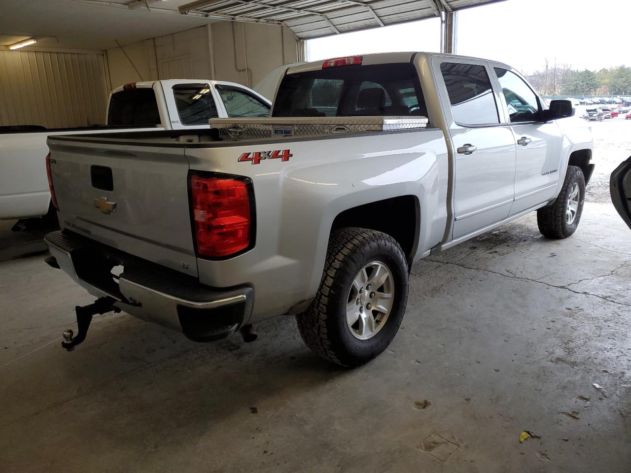 Изображение 3 2018 CHEVROLET SILVERADO K1500 LT 2018 с VIN 3GCUKREC0JG492867