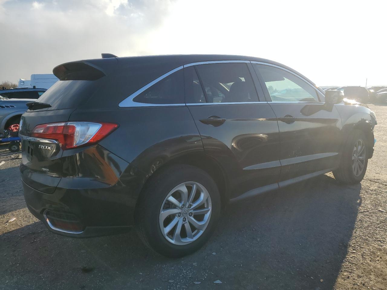 Obraz 3 z 2016 ACURA RDX TECHNOLOGY 2016 z VIN 5J8TB4H58GL014320