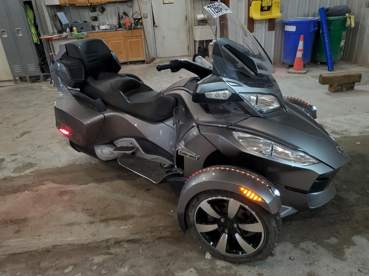 Image 1 of Can-Am Spyder Roadster Rts 2011 with VIN 2BXJBWC13BV001889