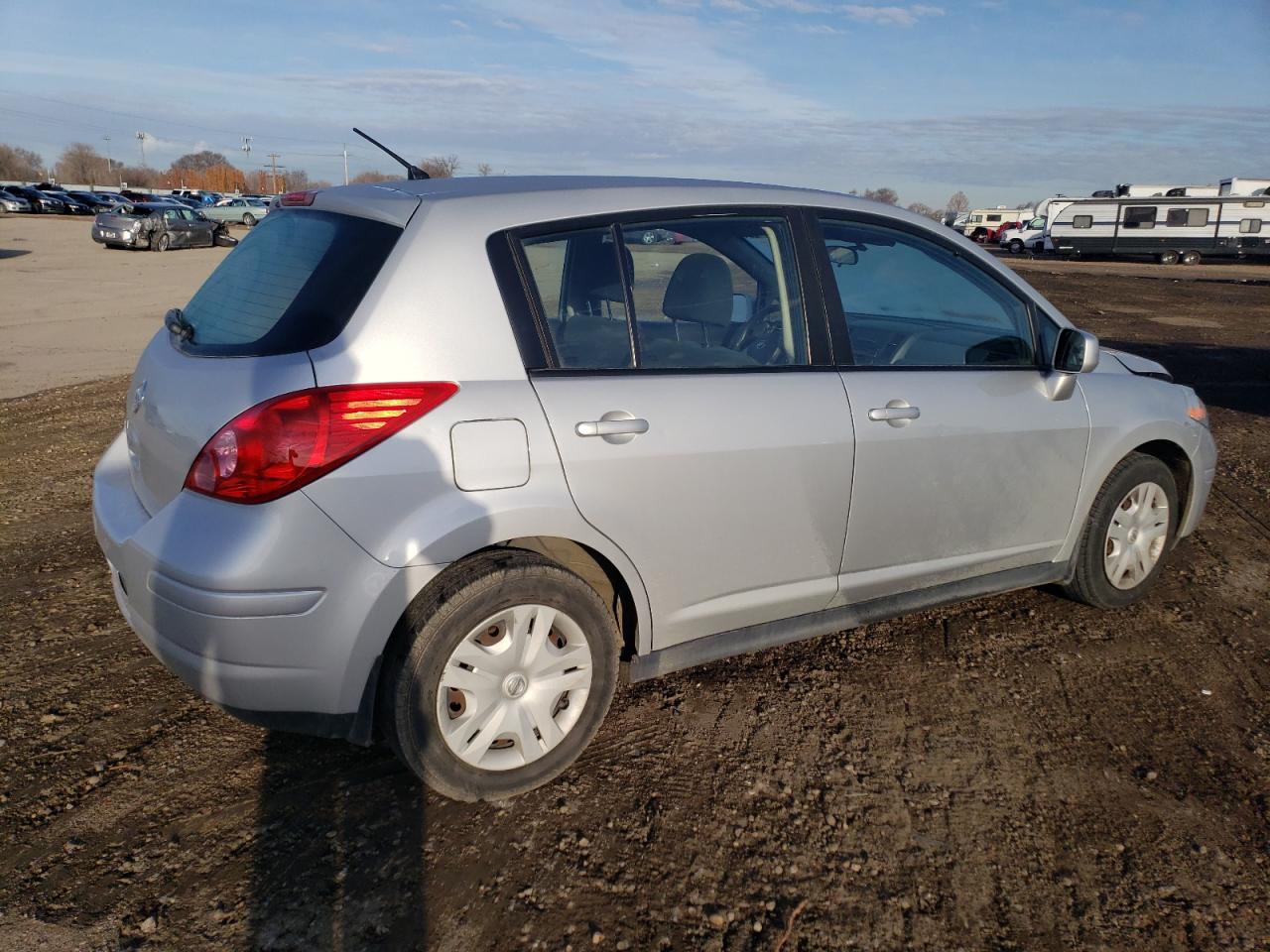 Obraz 3 z 2011 NISSAN VERSA S 2011 z VIN 3N1BC1CP5BL371078