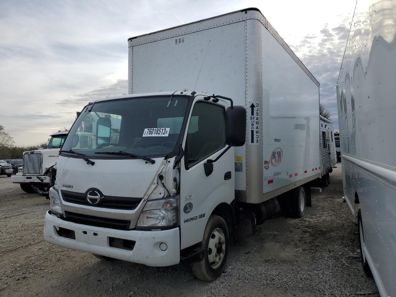 Изображение 1 2018 HINO 155  2018 с VIN JHHXDM1H9JK007689