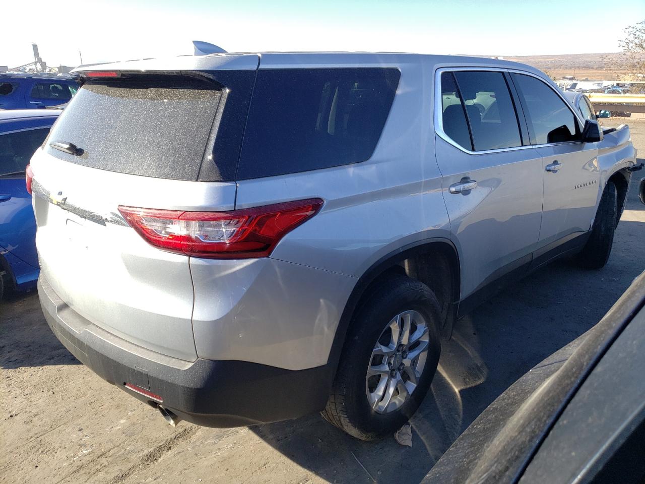 Изображение 3 2021 CHEVROLET TRAVERSE LS 2021 с VIN 1GNERFKW4MJ210379
