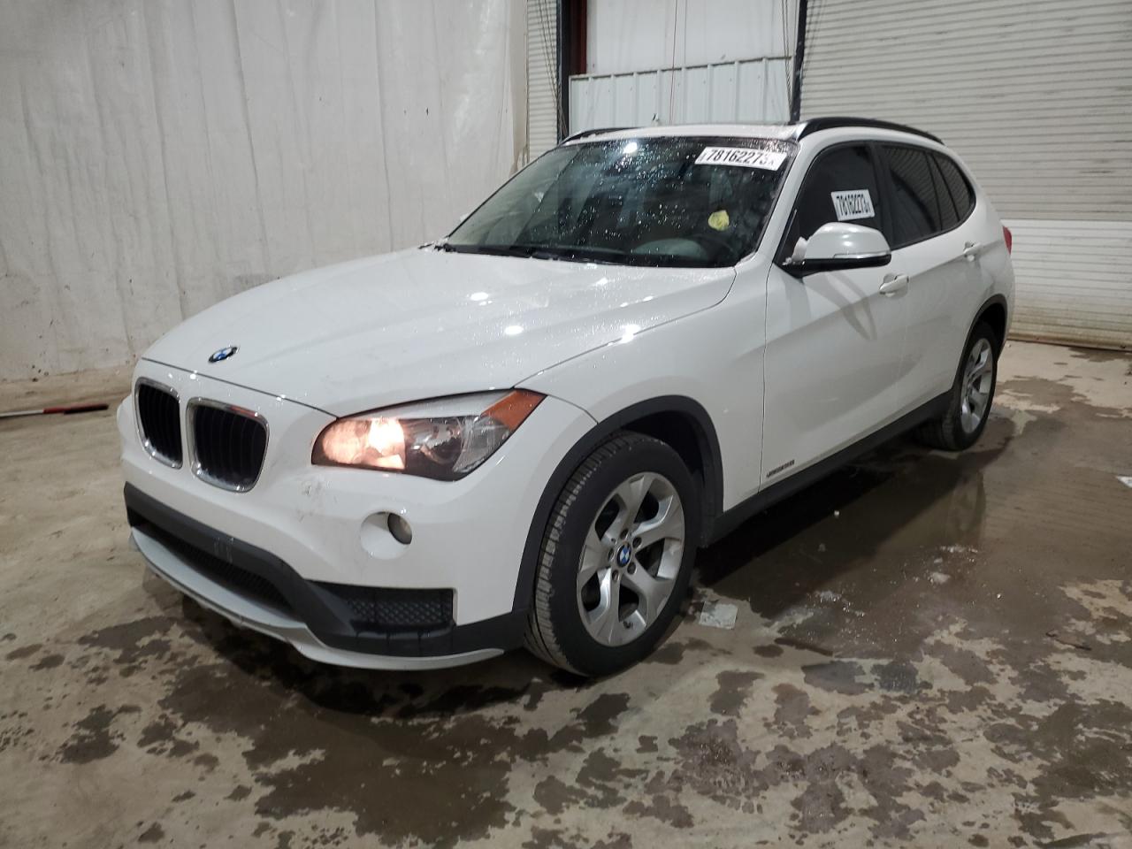 Изображение 1 2015 BMW X1 SDRIVE28I 2015 с VIN WBAVM1C5XFVW58425