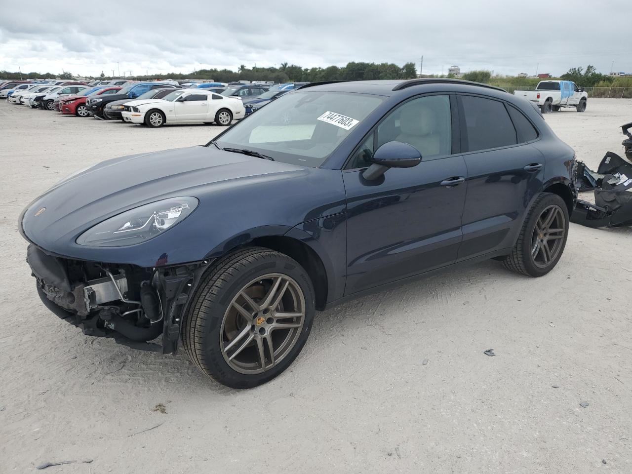 2019 PORSCHE MACAN  2019 image