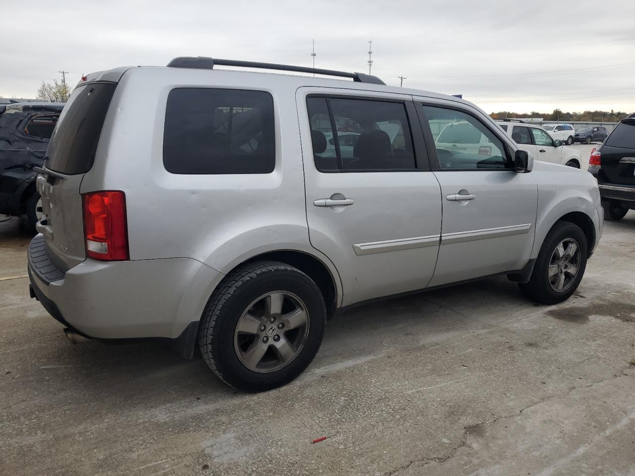 Изображение 3 2011 HONDA PILOT EXLN 2011 с VIN 5FNYF4H71BB079306