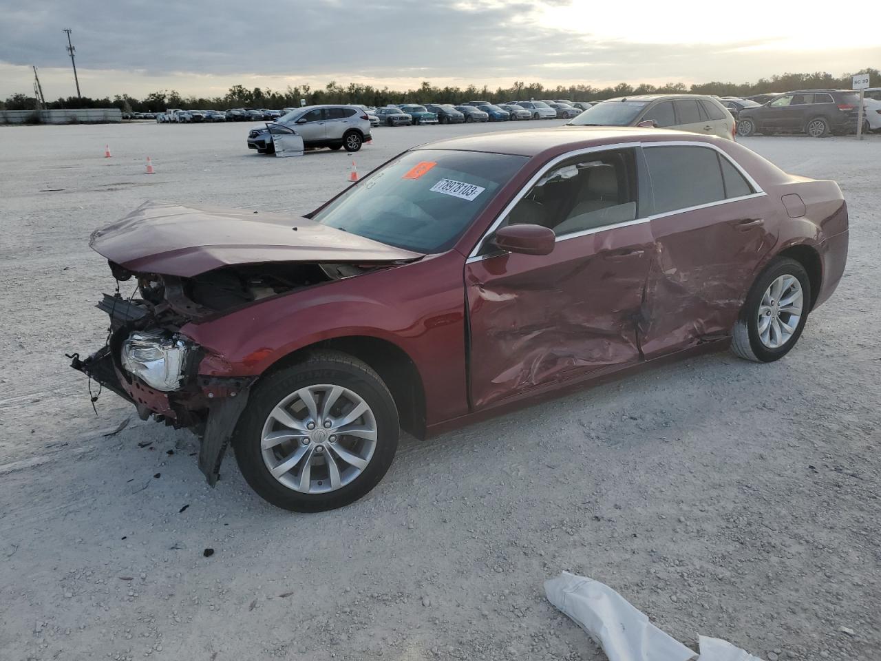 Obraz 1 z 2016 CHRYSLER 300 LIMITED 2016 z VIN 2C3CCAAG6GH141803