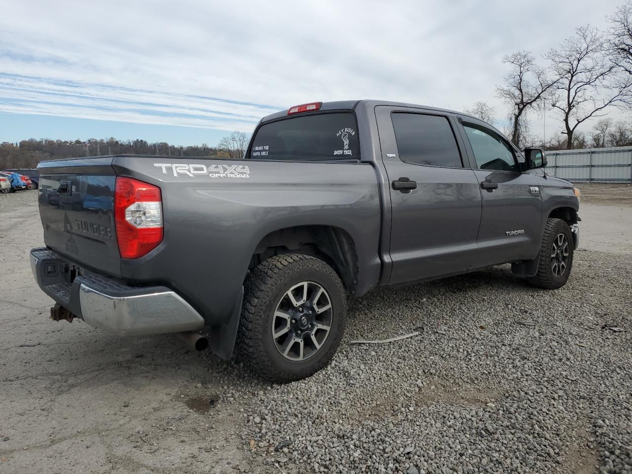 Image 3 of 2015 TOYOTA TUNDRA CREWMAX SR5 2015 with VIN 5TFDY5F14FX458034