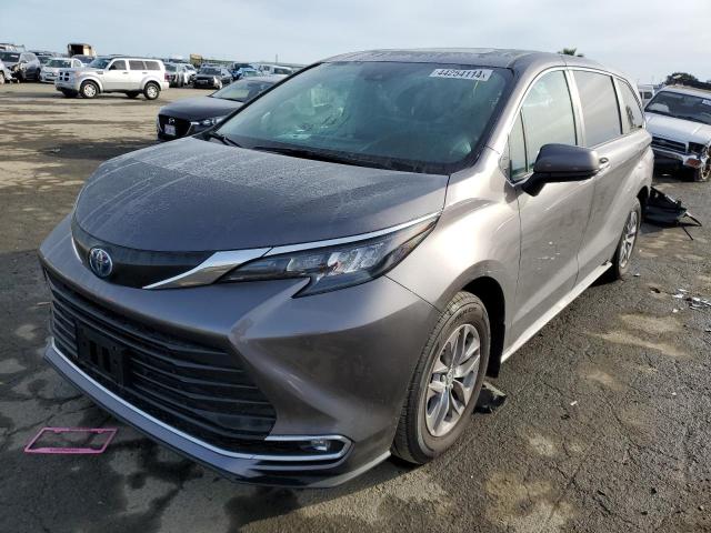 Image 1 of 2024 TOYOTA SIENNA XLE 2024 with VIN 5TDYSKFC7RS108619