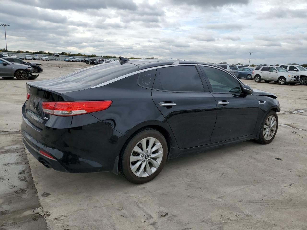 Image 3 of 2016 KIA OPTIMA EX 2016 with VIN 5XXGU4L36GG075522