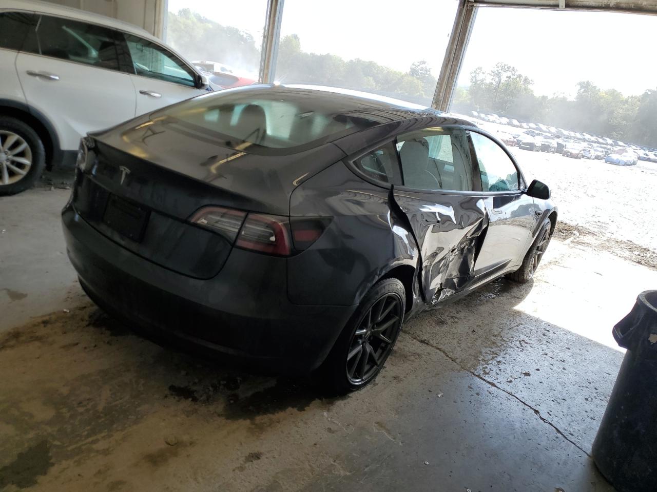 Изображение 3 2023 TESLA MODEL 3  2023 с VIN 5YJ3E1EA7PF403491