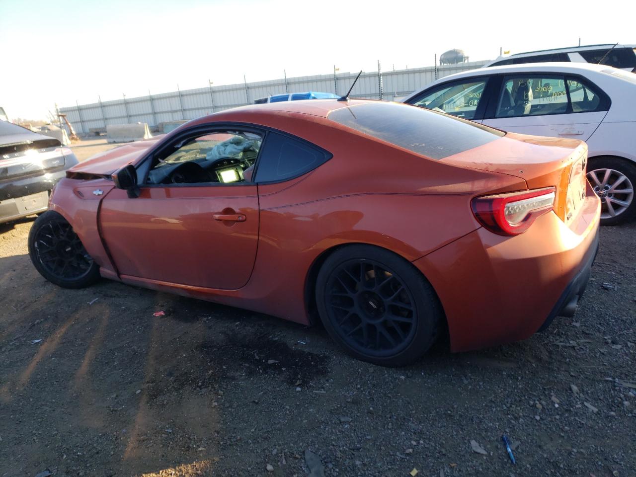 Obraz 2 z 2014 TOYOTA SCION FR-S  2014 z VIN JF1ZNAA10E9704634
